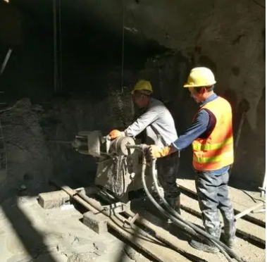 铜鼓水下抗分散灌浆料特点 水下不分散注浆料介绍